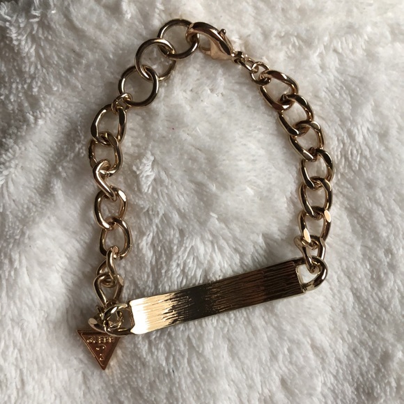 🖤 GUESS Gold Tone Chain Bracelet w/ Black Centre Piece & Charm | 6" - Picture 2 of 5